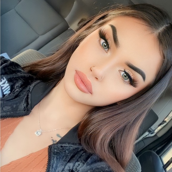 Meet your Posher, Maryah - Picture 1 of 1